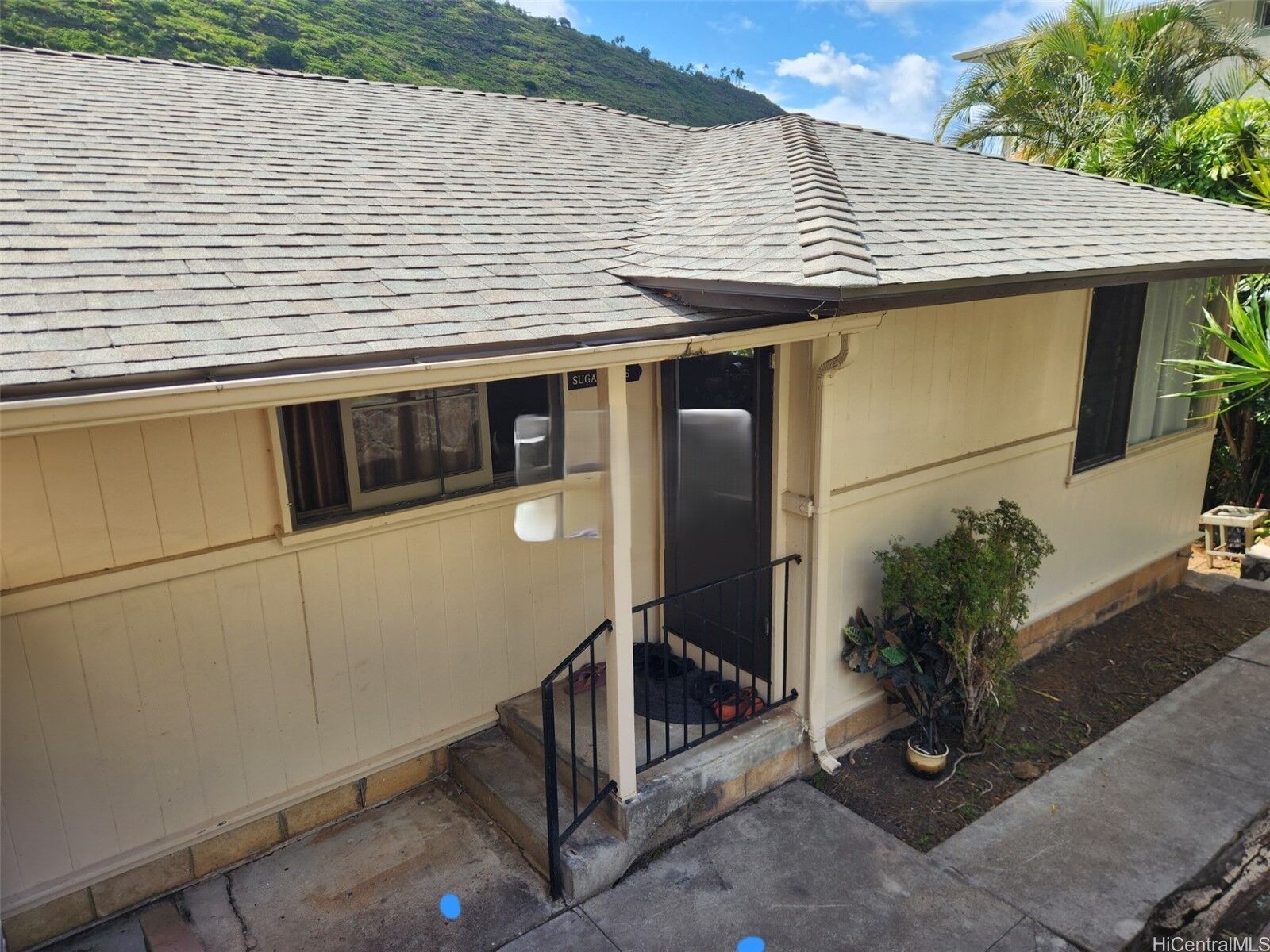 Property Photo: 835 Ahuwale Street HI 96821