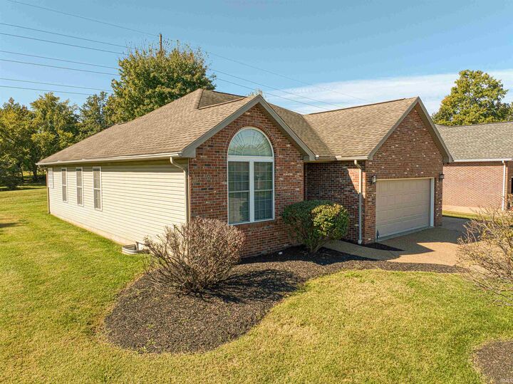 Property Photo: 4333 Hilldale Drive IN 47630