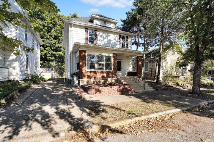 Property Photo: 416 Barnett Street IN 47591