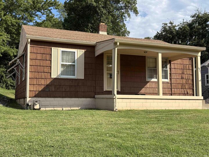 Property Photo: 3207 W Franklin Street IN 47712-5715