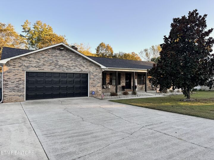 Property Photo: 709 Calvin St TN 37763