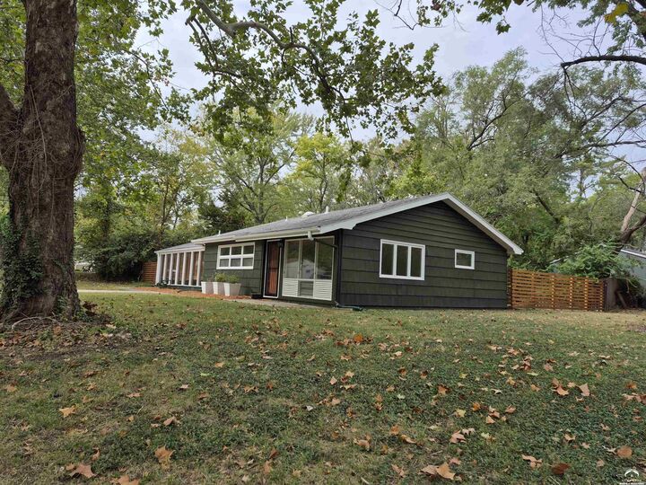 Property Photo: 1704 W 20th Street KS 66046