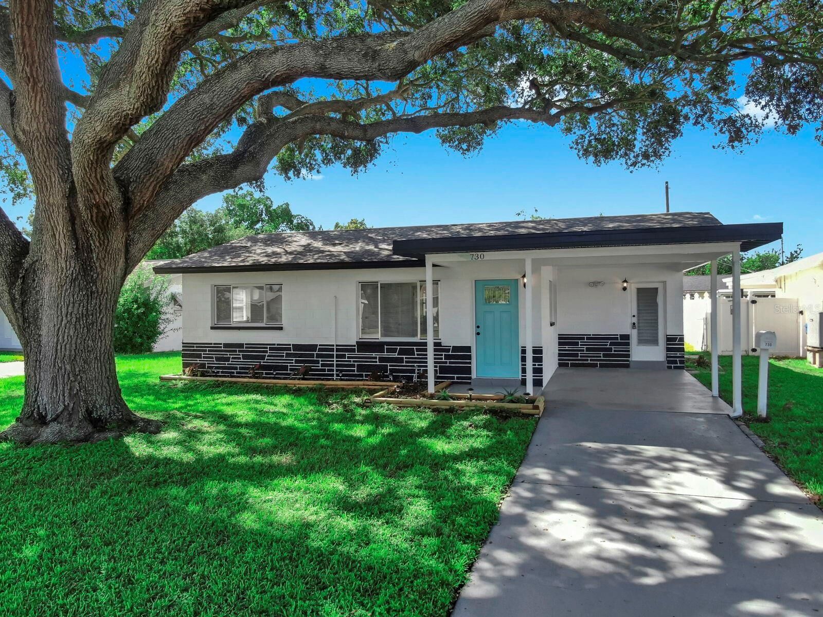 Property Photo:  730 Lynndale Street N  FL 33703