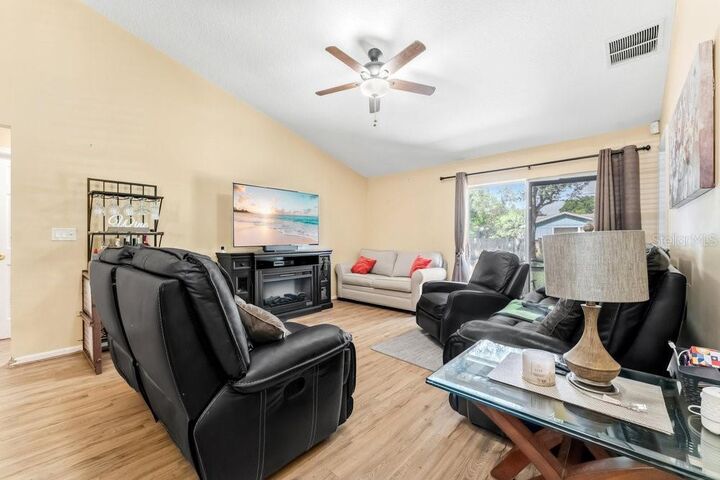 Property Photo:  229 SW Pagoda Terrace  FL 34984