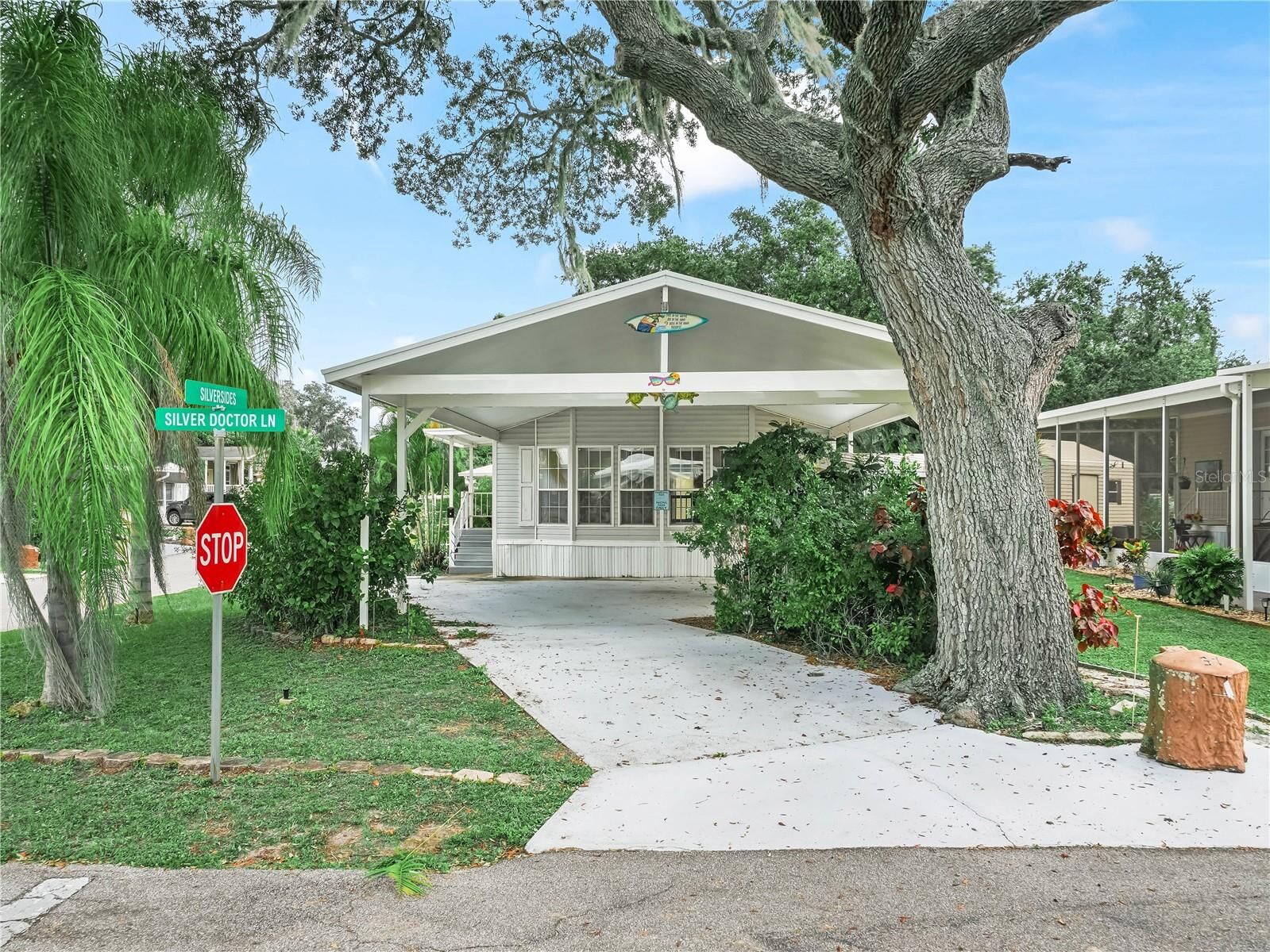 Property Photo: 37 Silver Doctor Lane FL 33898