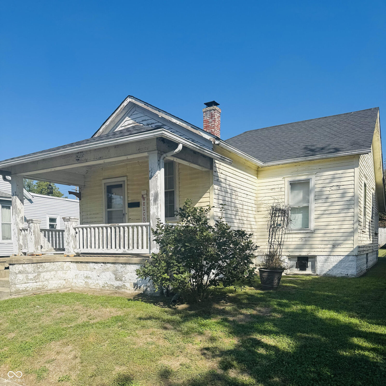 Property Photo:  611 S Poplar Street  IN 47274 