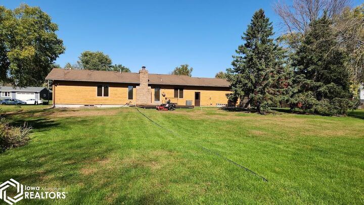Property Photo: 61 N Yorktown Pike IA 50401