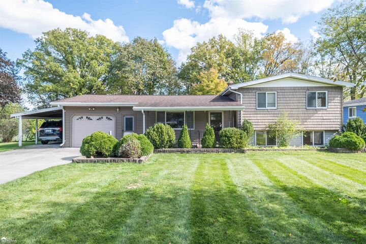 3305 Connecticut Street  Burton MI 48519 photo