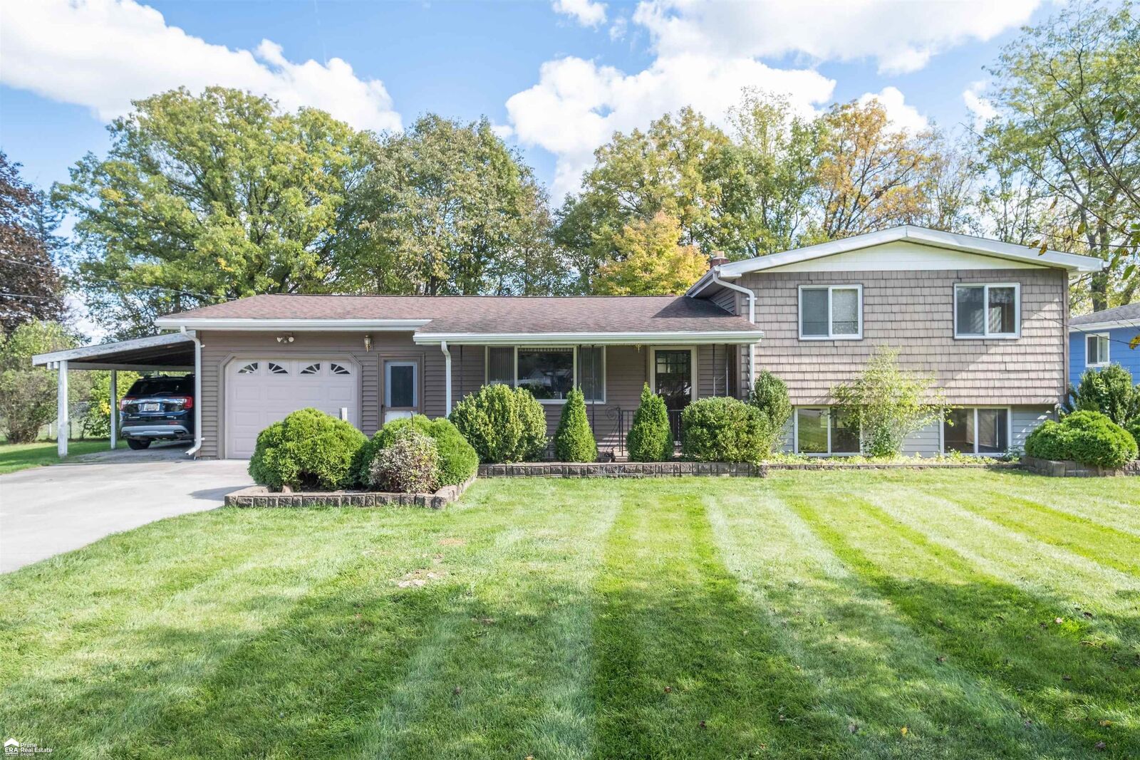 Property Photo:  3305 Connecticut Street  MI 48519 