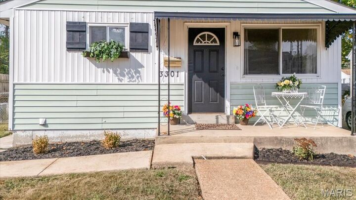 Property Photo: 3301 Suncrest Avenue MO 63114