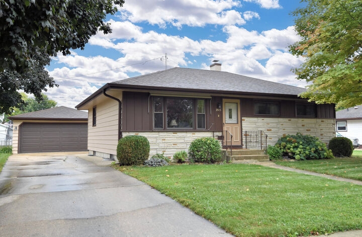 2923 Maryland Ave  Racine WI 53403 photo