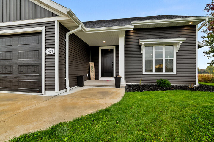 Property Photo:  1429 Harbor Lights Rd  WI 54173
