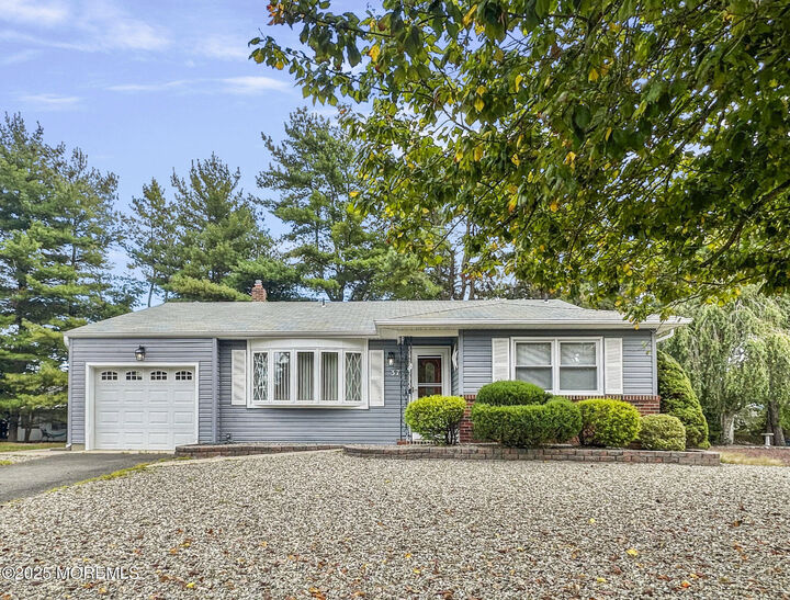 Property Photo: 37 Brookfield Court NJ 08757