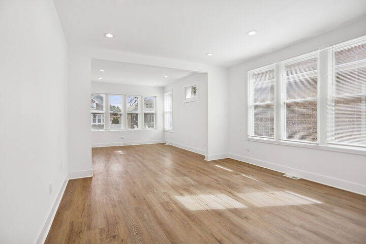 Property Photo:  2336 Scoville Avenue  IL 60402 