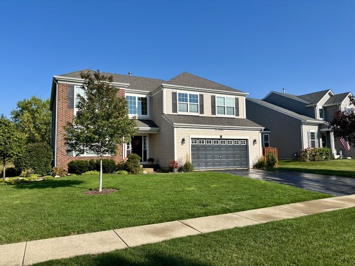 Property Photo: 2681 Braeburn Way IL 60098