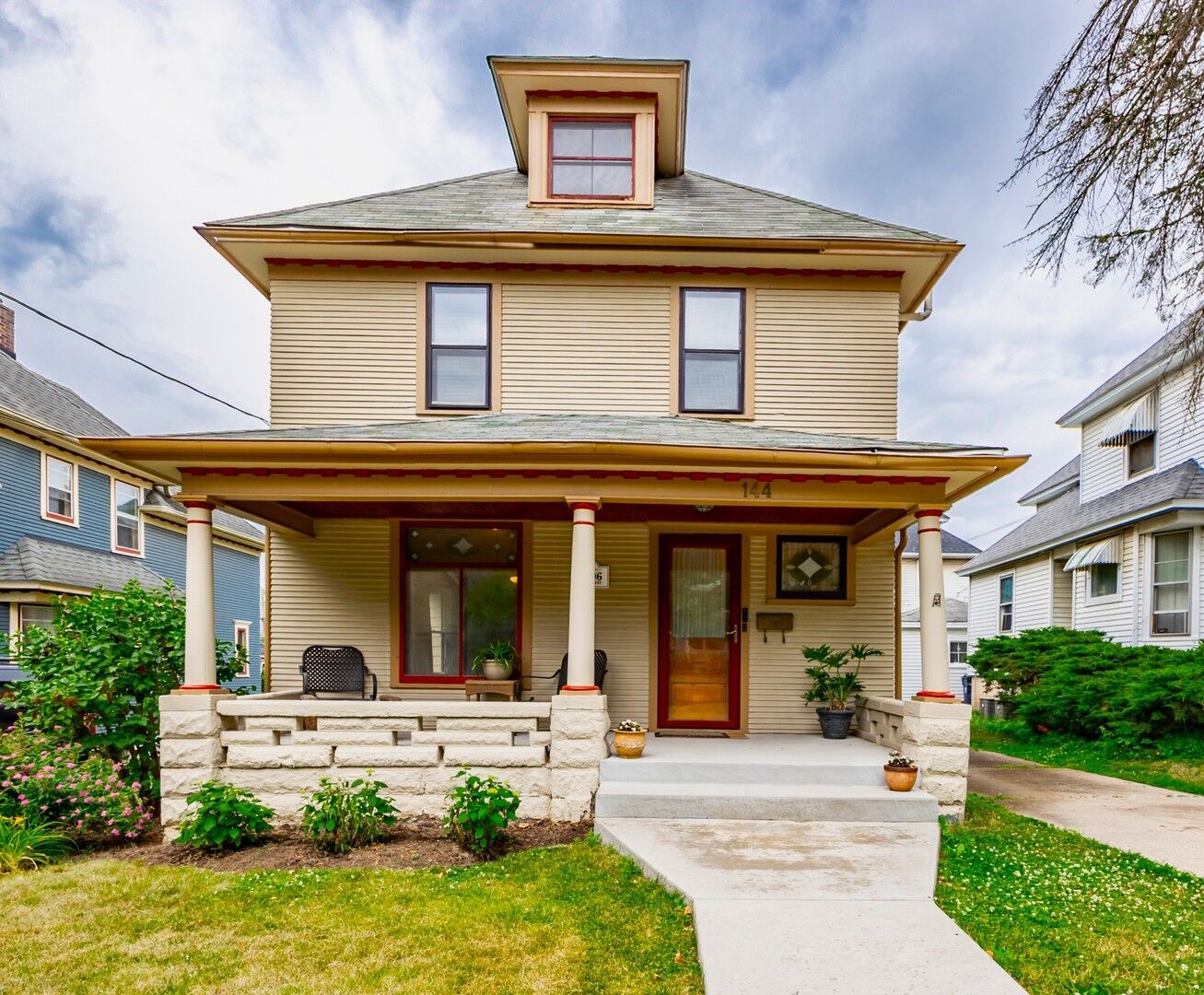 Property Photo: 144 Hill Avenue IL 60120