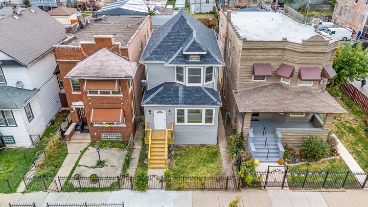 Property Photo: 821 N Lockwood Avenue IL 60651
