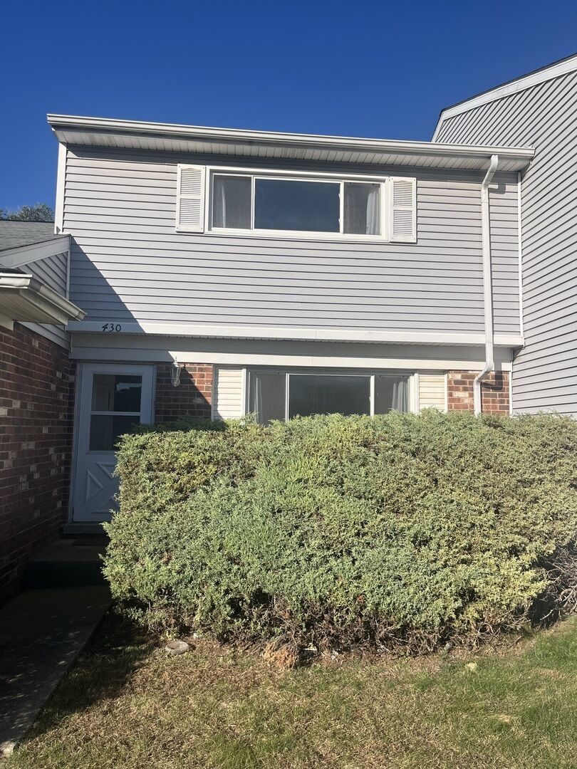 Property Photo: 430 Mallview Lane IL 60440
