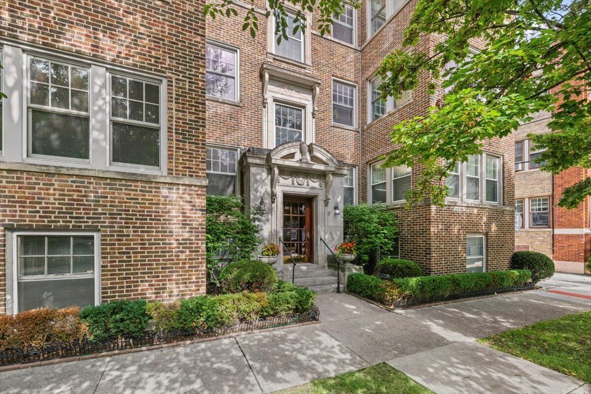 Property Photo: 321 Kedzie Street Gnd IL 60202