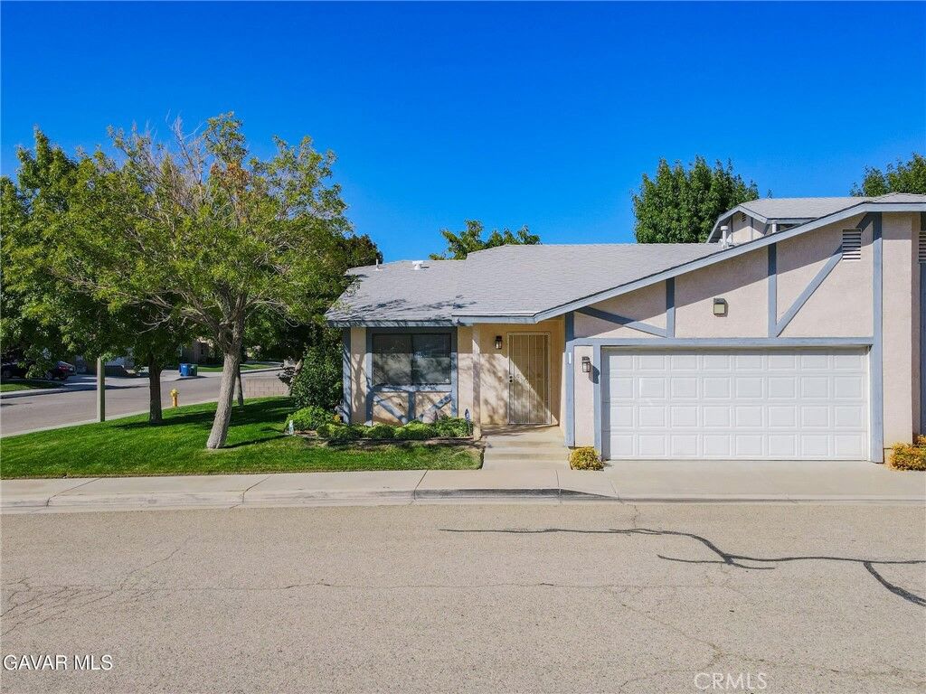 Property Photo:  43840 Bobby Jones  CA 93536 