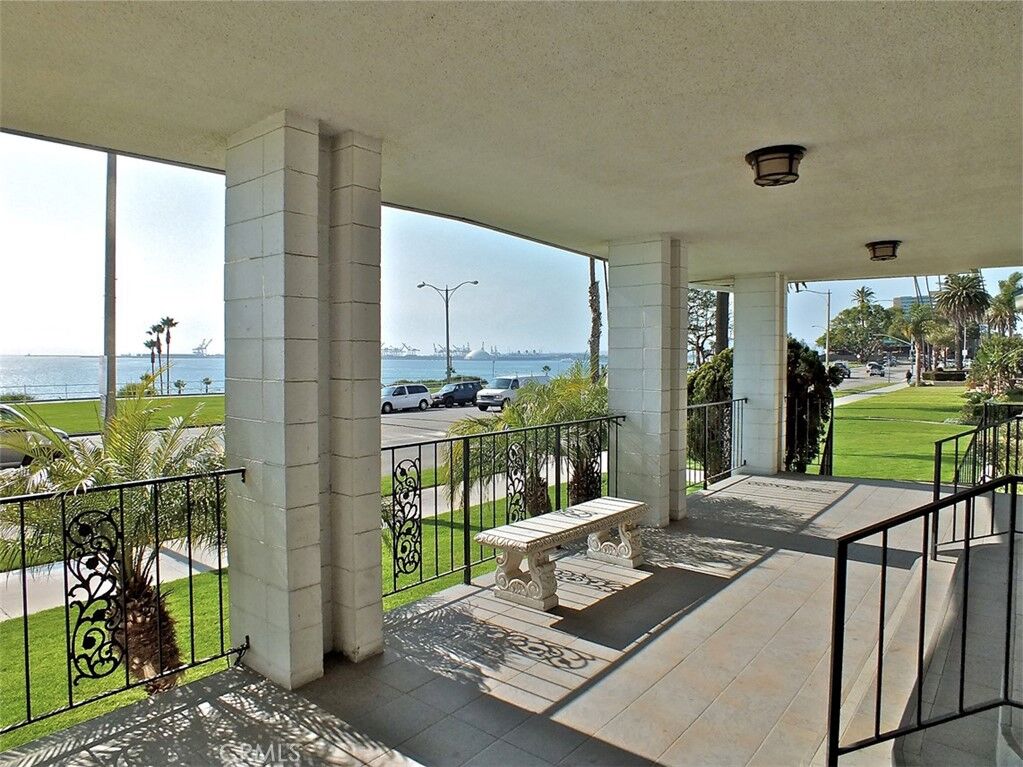 Property Photo:  2601 E Ocean 205  CA 90803 