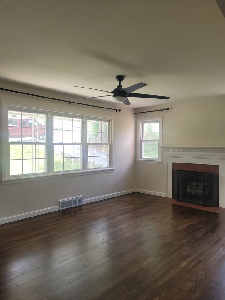 Property Photo:  1720 Whitethorn St Ext  WV 24701 