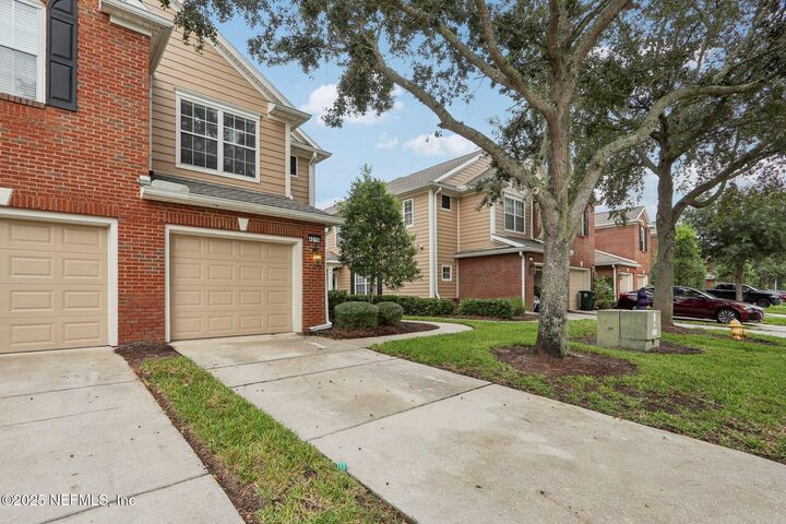 Property Photo:  4216 Crownwood Drive  FL 32216 