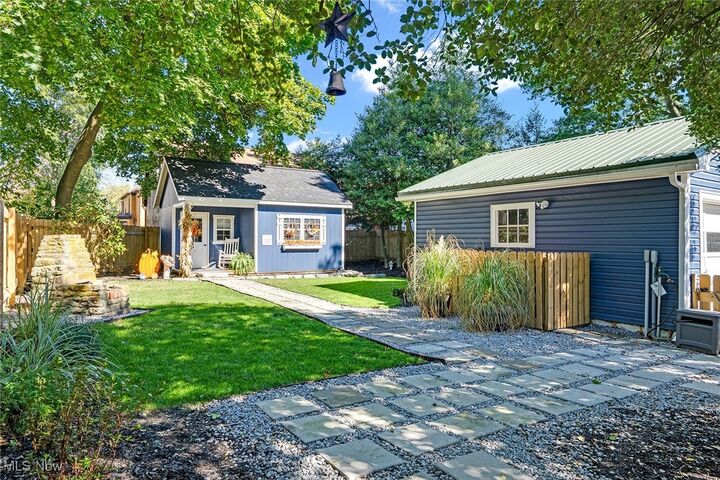 Property Photo: 1408 E Pershing Street OH 44460