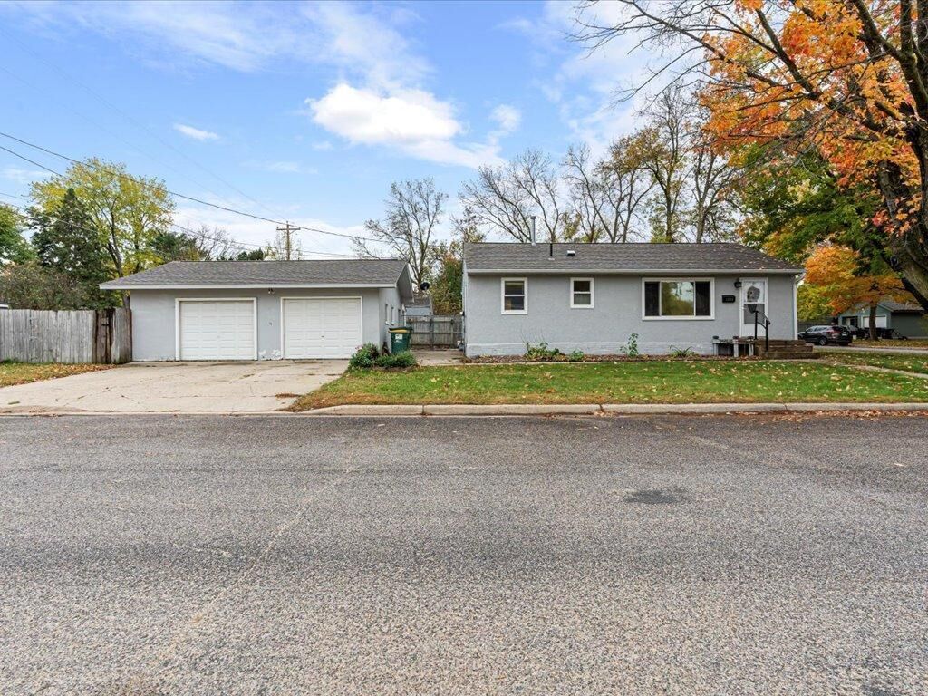 Property Photo: 1202 J Street NE MN 56401