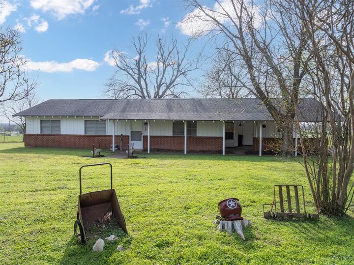Property Photo:  601 S Westminster  TX 76686 