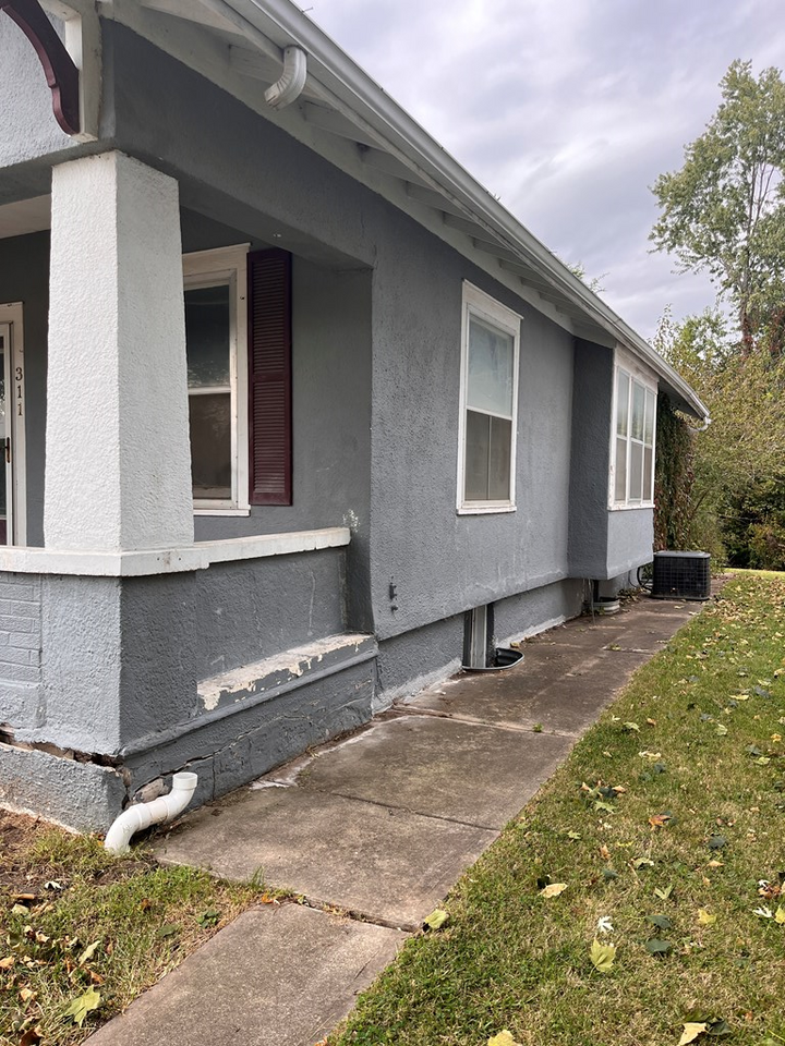 Property Photo: 311 Grand MO 64640