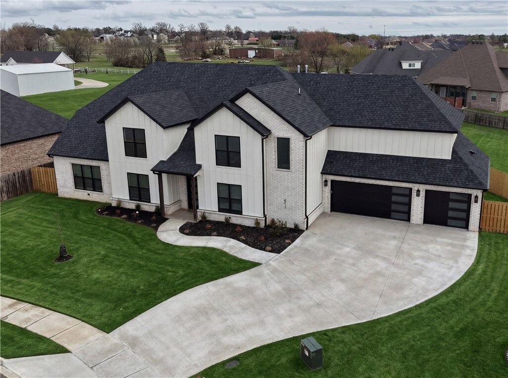 Property Photo:  6417 S 59th Street  AR 72758 