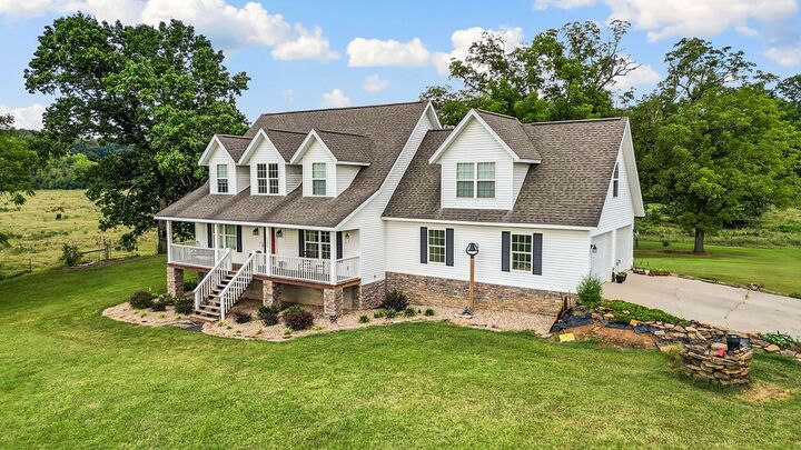 Property Photo: 4020 Hayden Road AR 72751