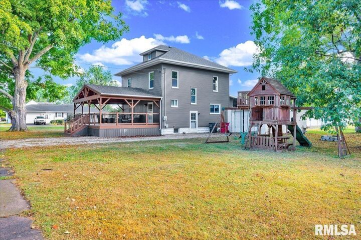 Property Photo: 214 N Kellogg Street IL 61572