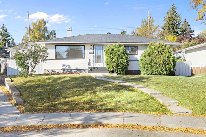 58 Kingsland Place SW  Calgary AB T2V 2J9 photo