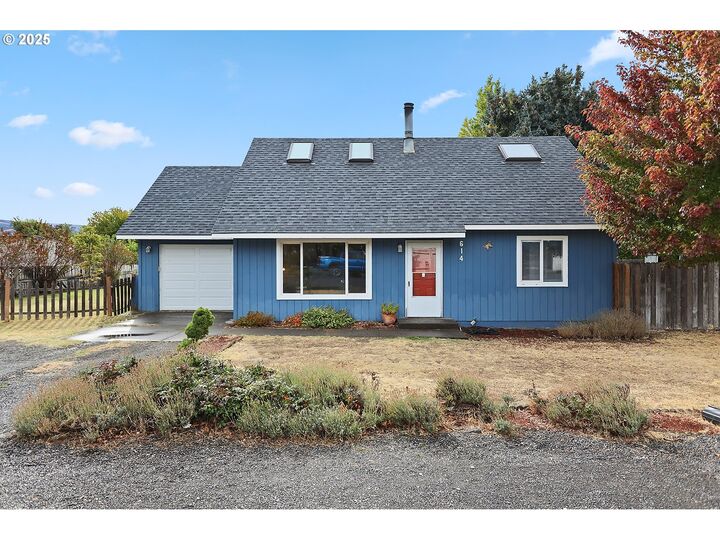 Property Photo: 614 5th Ave WA 98617