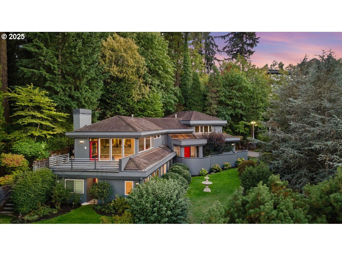 Property Photo: 2412 SW 15th Ave OR 97201