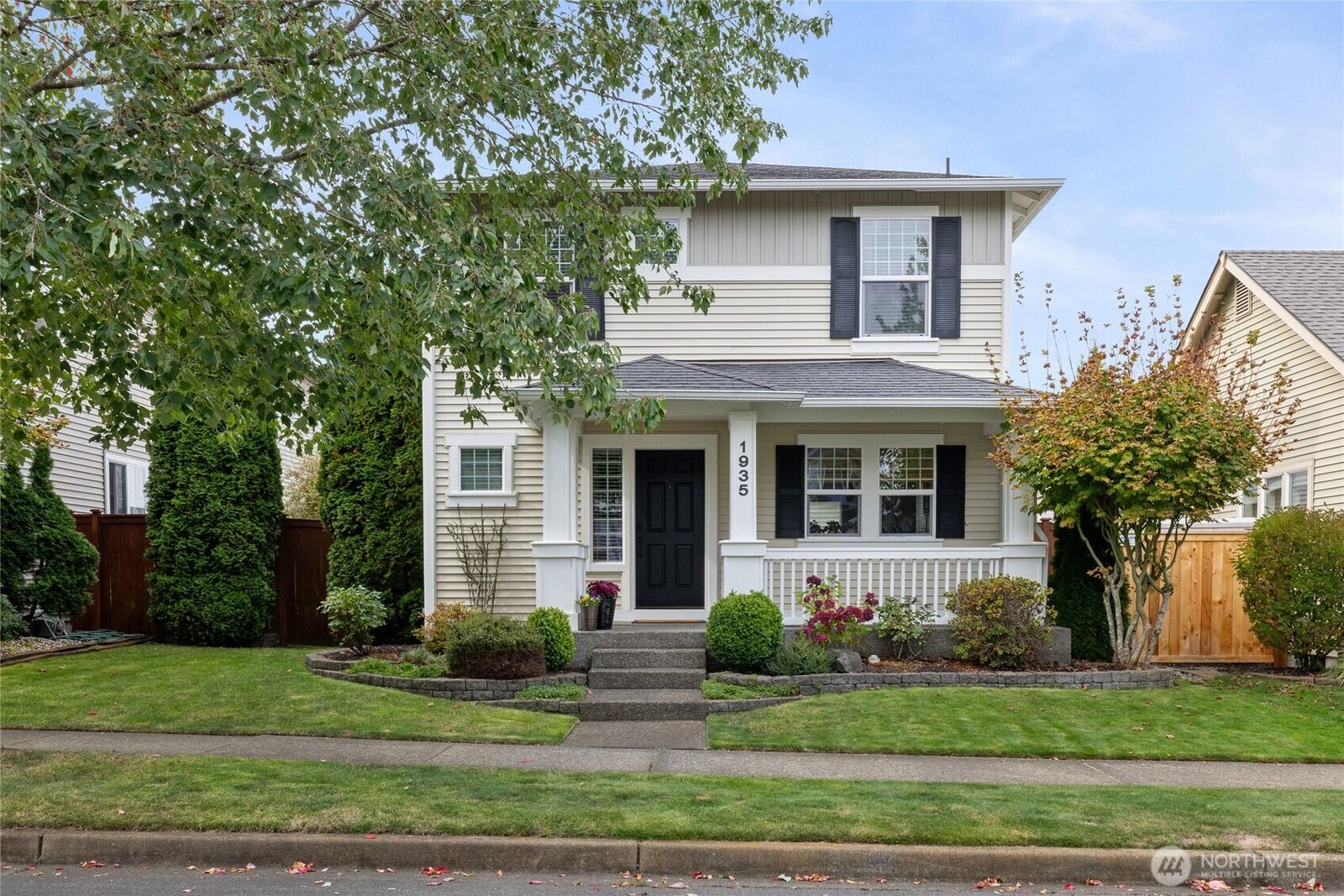 Property Photo: 1935 Jensen Ave WA 98327