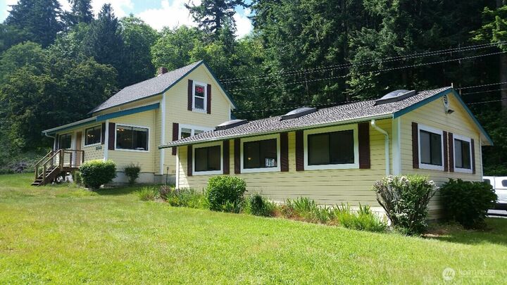 9546  SR 525  Clinton WA 98236 photo