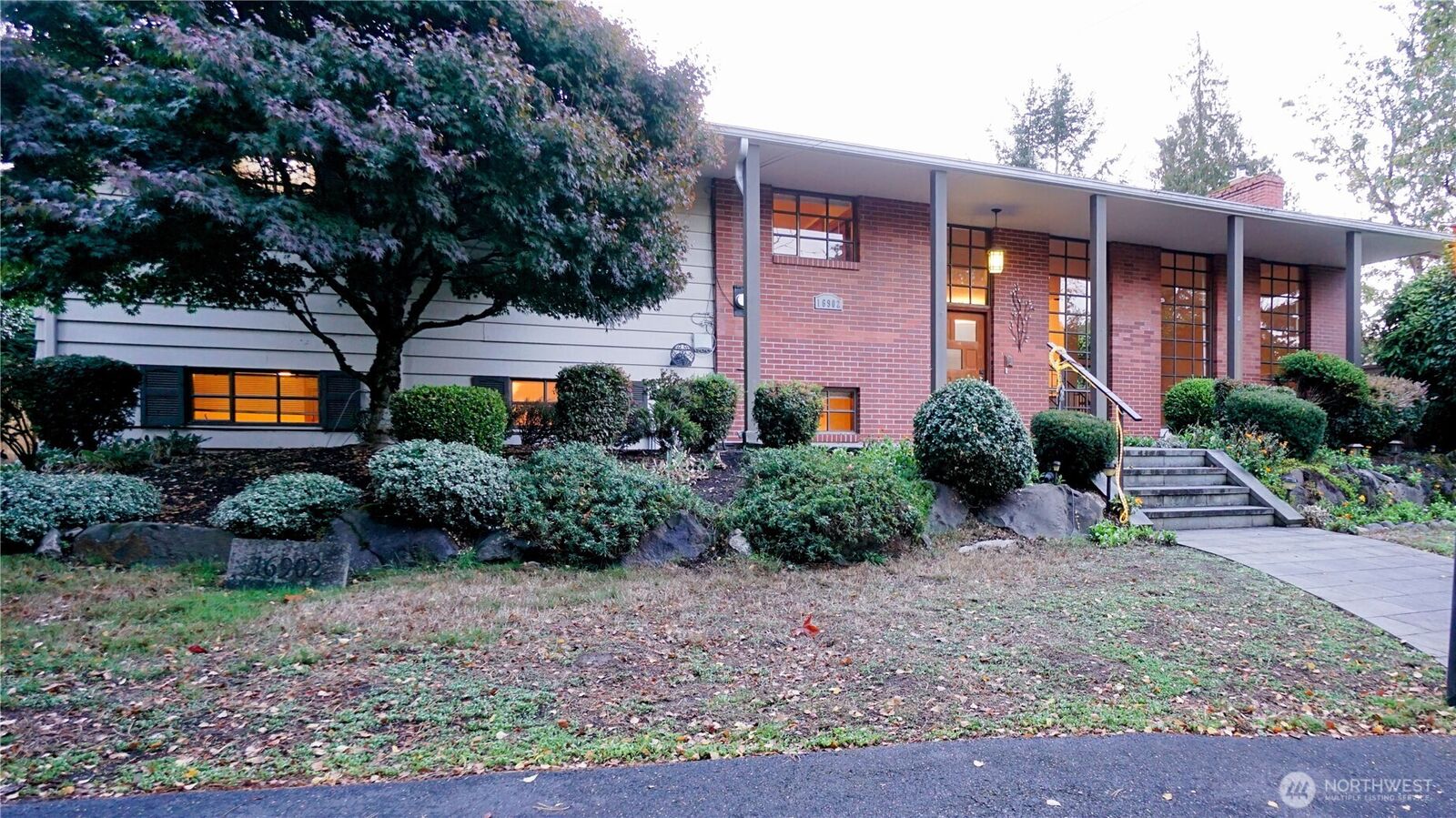 Property Photo:  16902  28th Avenue SW  WA 98166 