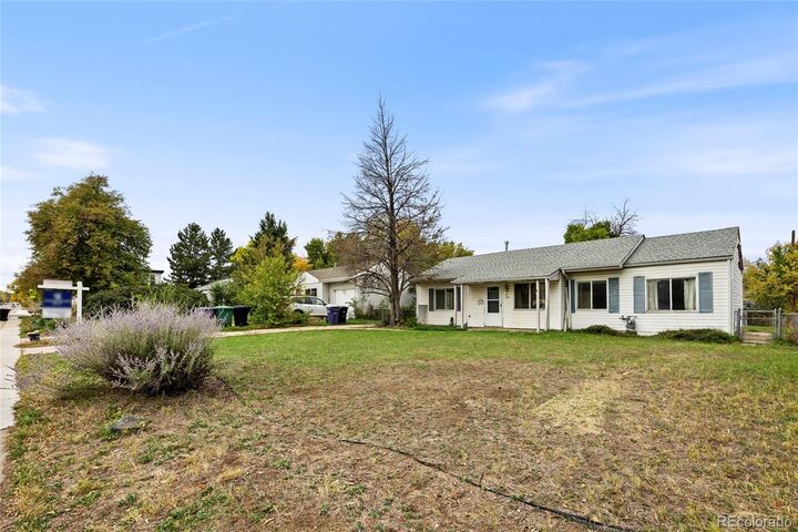 3061 S Dahlia Street  Denver CO 80222 photo