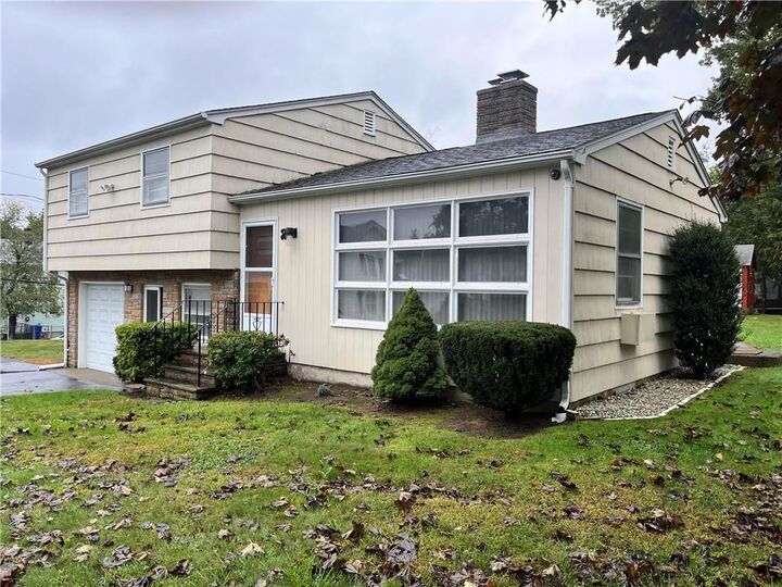 Property Photo:  2 Cobble Hill Road  RI 02865
