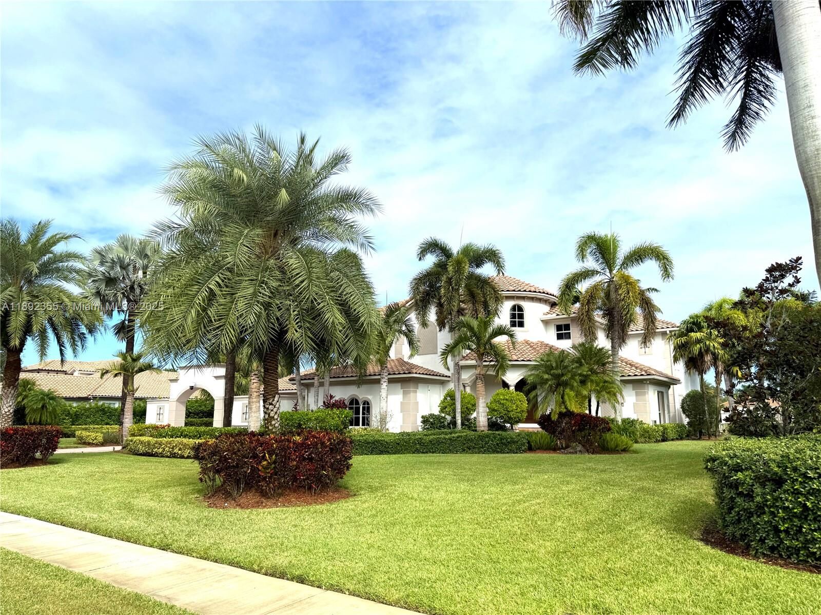 Property Photo: 14403 Jockey Circle South FL 33330