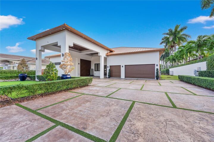 Property Photo:  3585 SW 129th Ave  FL 33175