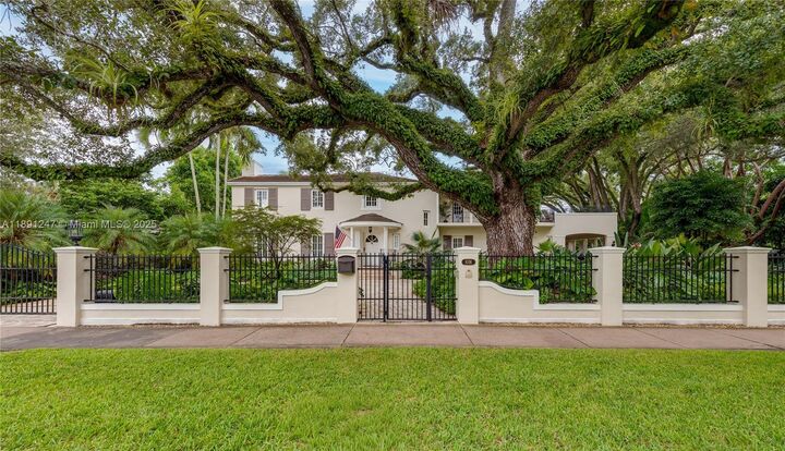1036 S Greenway Dr  Coral Gables FL 33134 photo