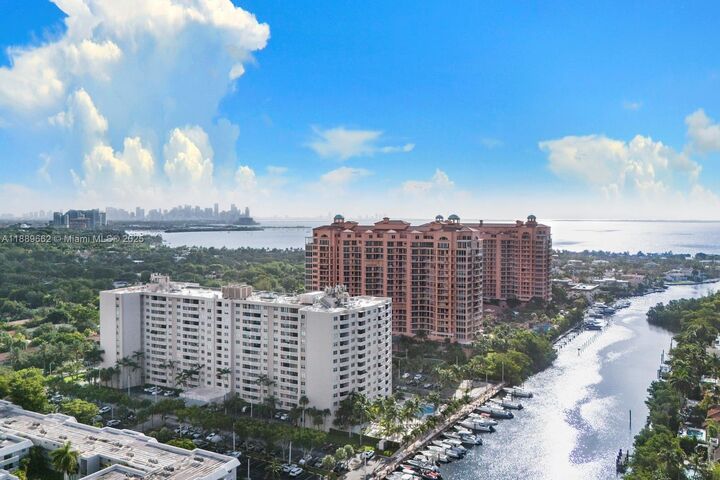 90 Edgewater Dr 1218  Coral Gables FL 33133 photo
