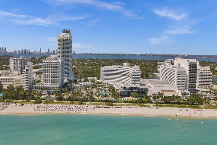 Property Photo:  4401 Collins Ave 2011  FL 33140 