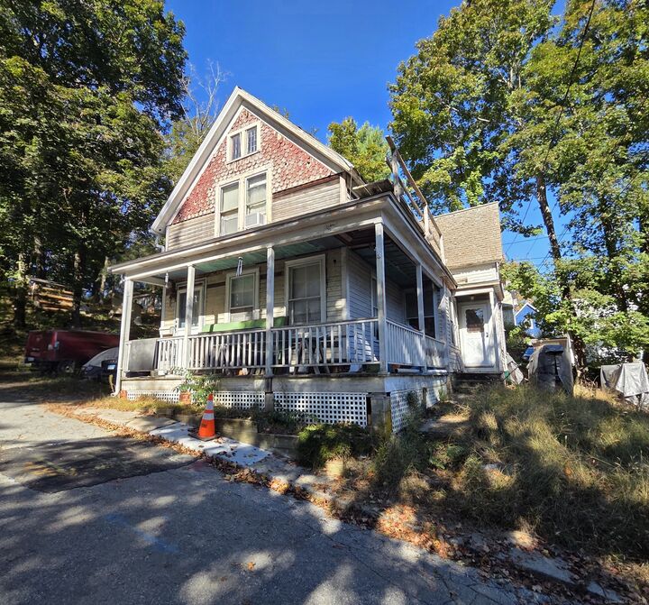 Property Photo: 3 Willey Place CT 06360