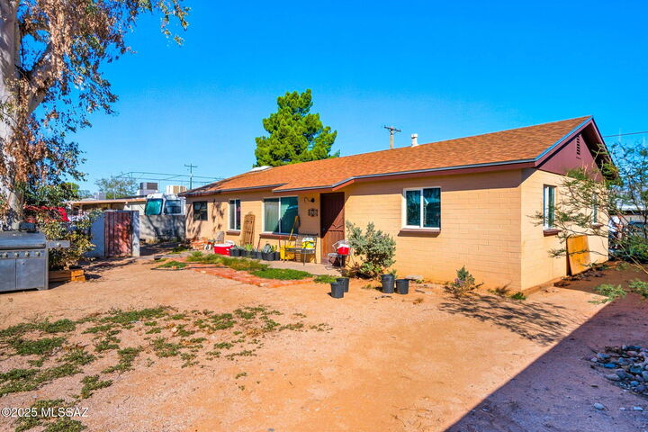 Property Photo: 6131 E 28th Street AZ 85711