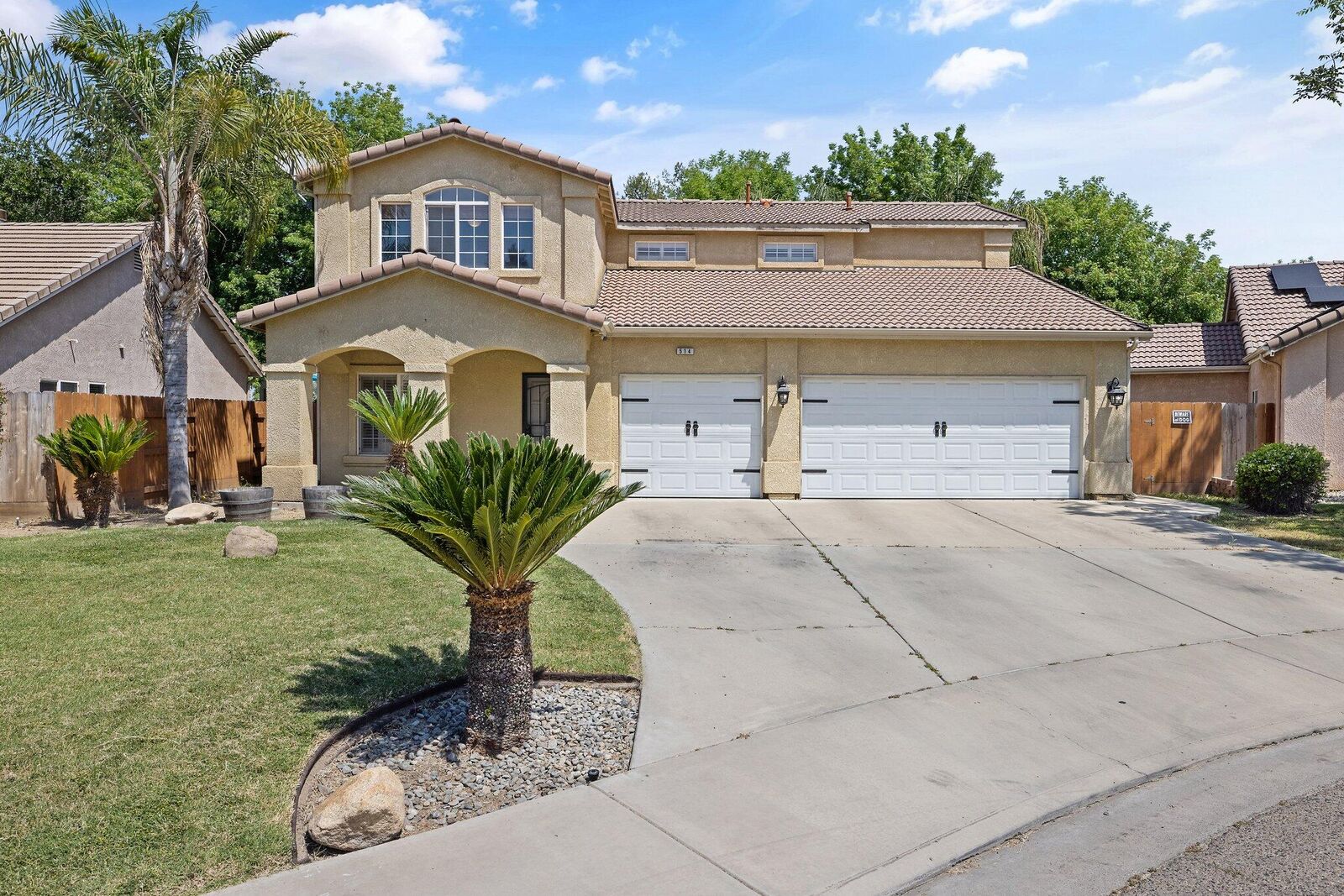 Property Photo: 514 W Ashland Court CA 93277